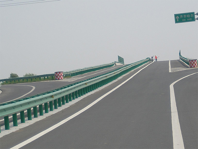 铁岭高速公路护栏的材质与规格